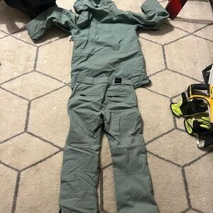 Ski set!! Jacket and pants.